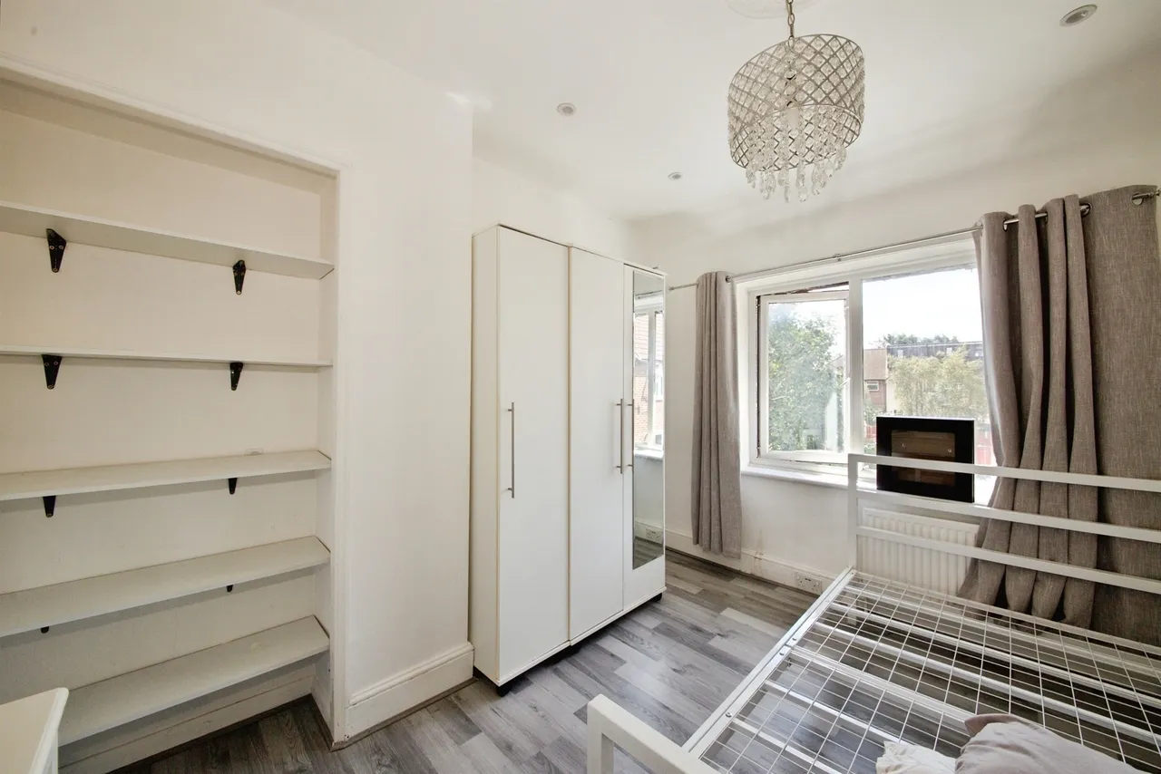 Rugby Road, Dagenham, RM9, photo 14