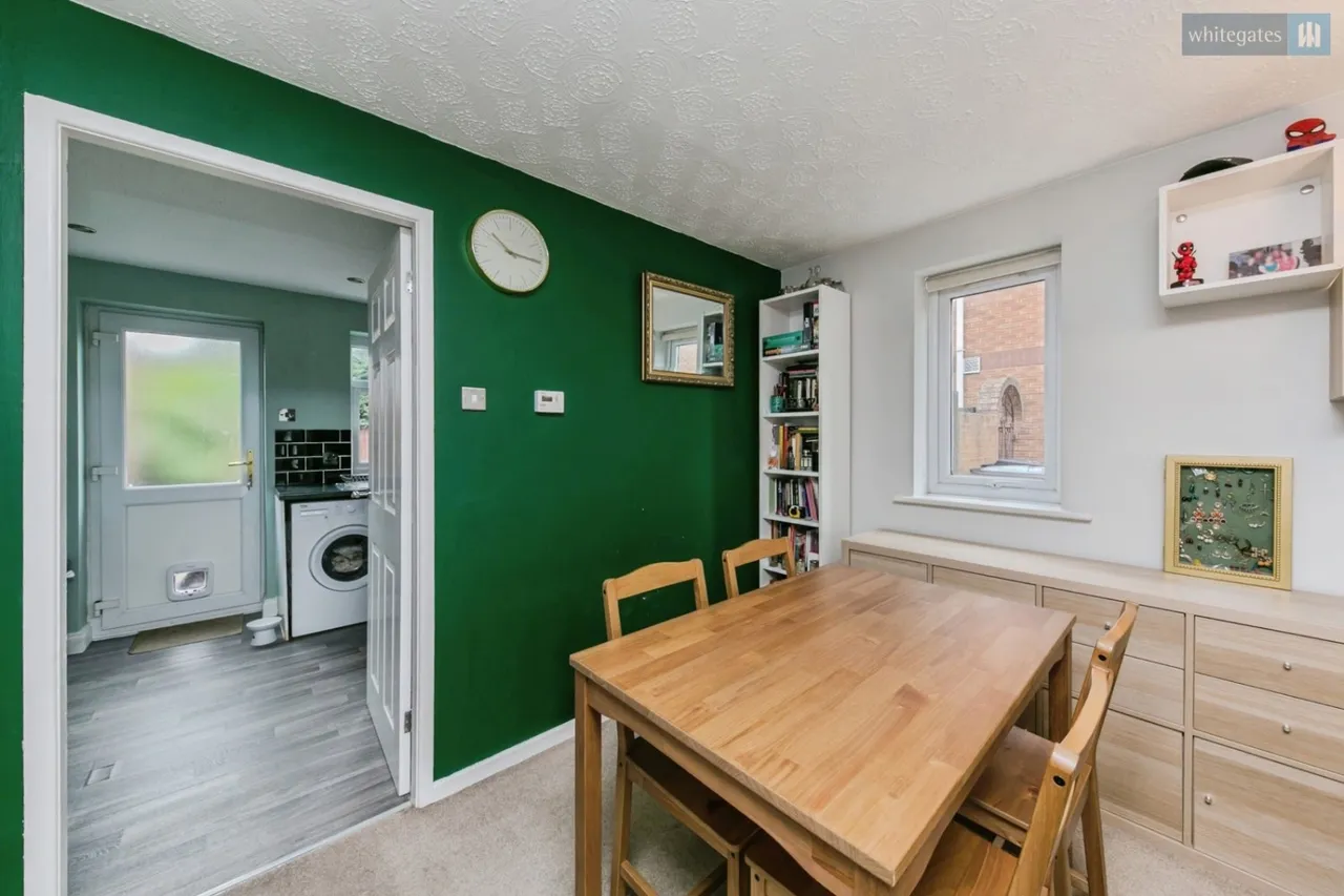Padworth Place, Leighton, CW1, photo 5