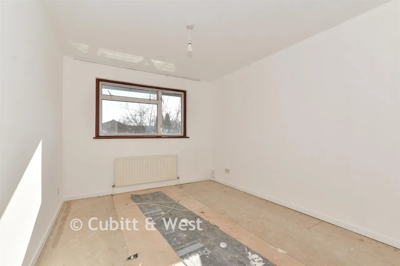 Aldingbourne Close, Ifield, RH11, photo 14