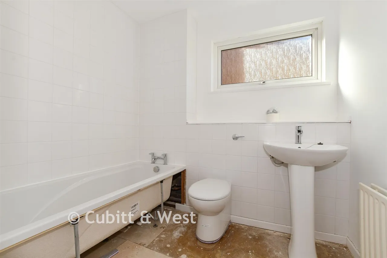 Aldingbourne Close, Ifield, RH11, photo 18