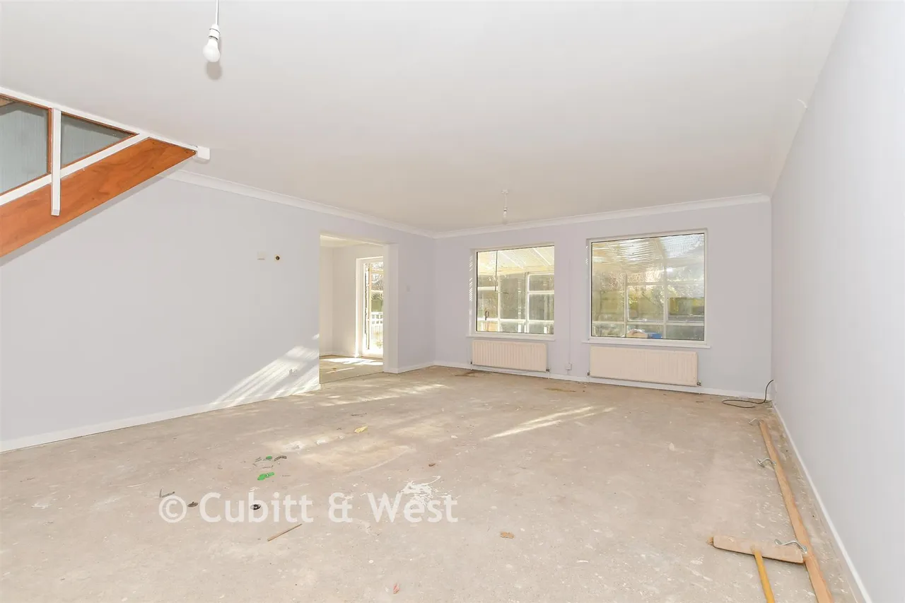 Aldingbourne Close, Ifield, RH11, photo 5