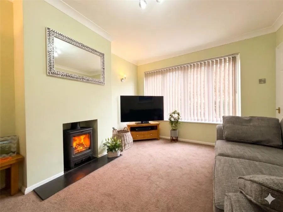 Evergreen Road, Frimley, GU16, photo 2