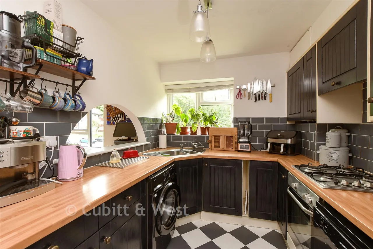 Succombs Hill, Warlingham, CR6, photo 2