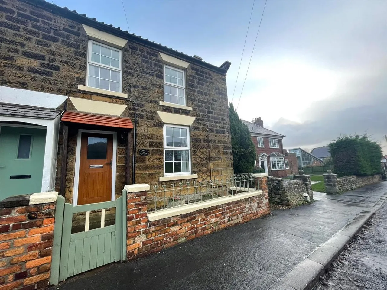 3 bed house to rent — 50 High Street Burniston, Scarborough YO13 0HJ