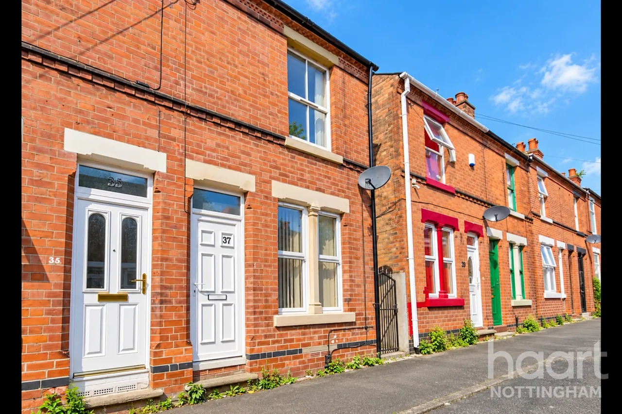 3 bed house for sale, Ewart Road, Forest Fields, NG7