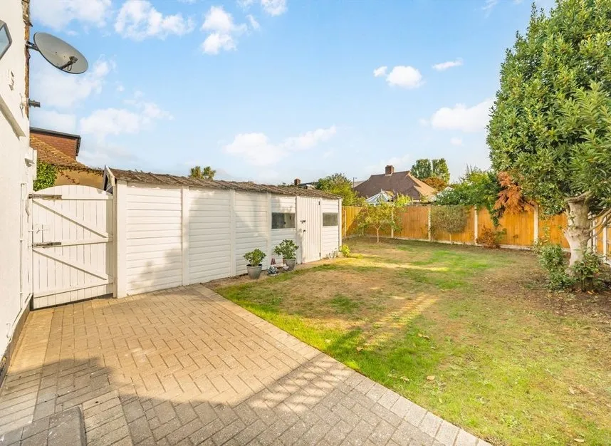 Woodlawn Crescent, Whitton, TW2, photo 4