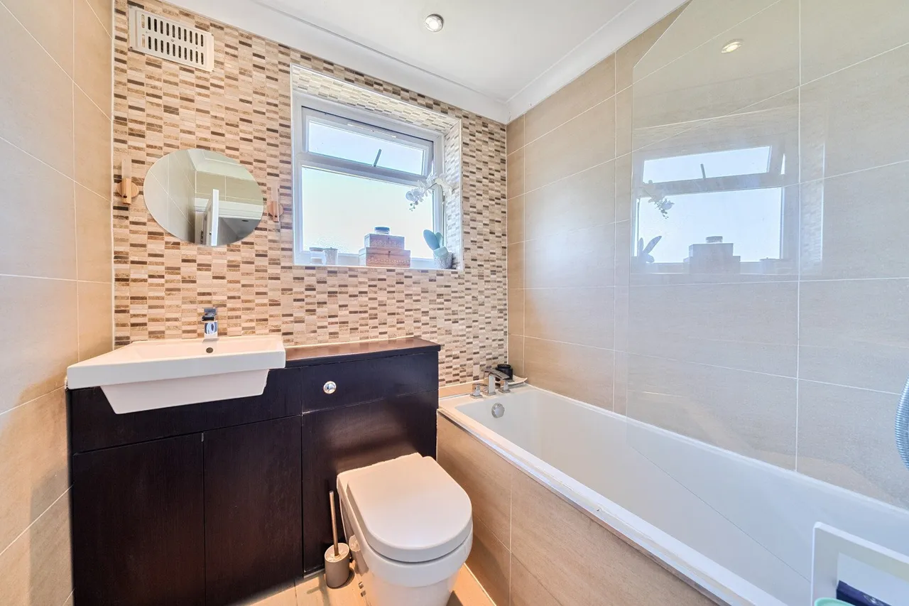 Carstairs Road, SE6, photo 9