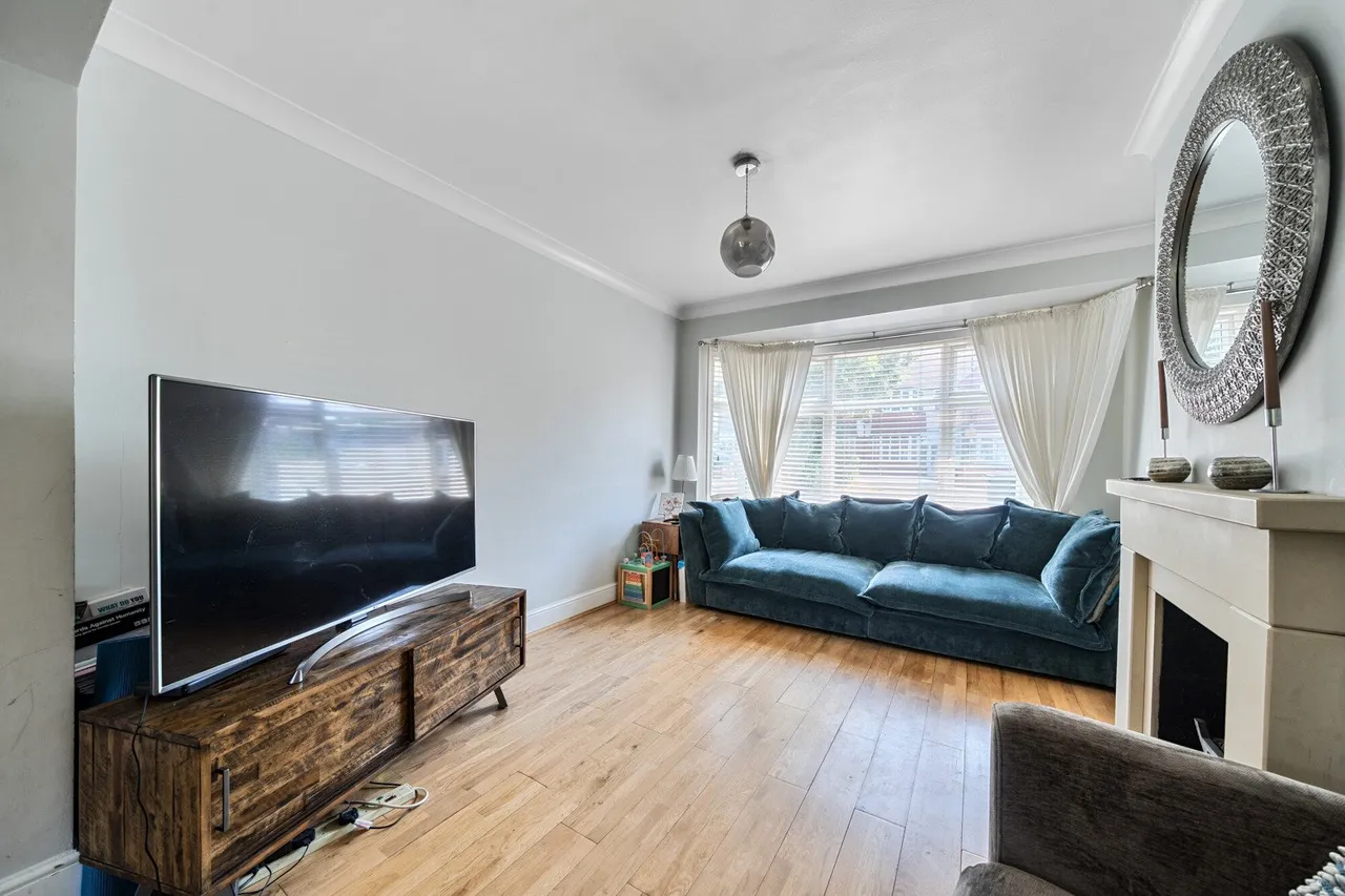 Carstairs Road, SE6, photo 2