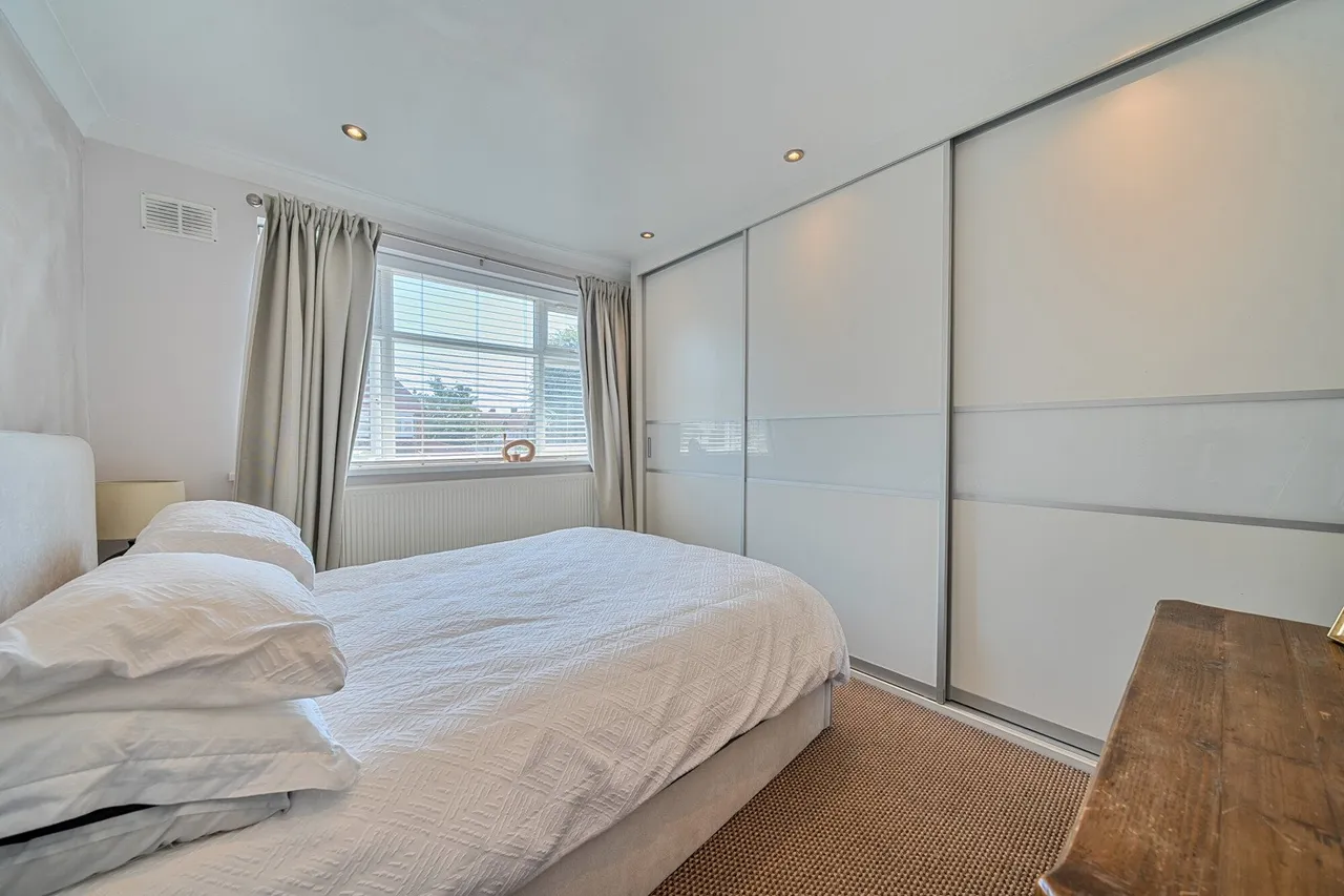 Carstairs Road, SE6, photo 17