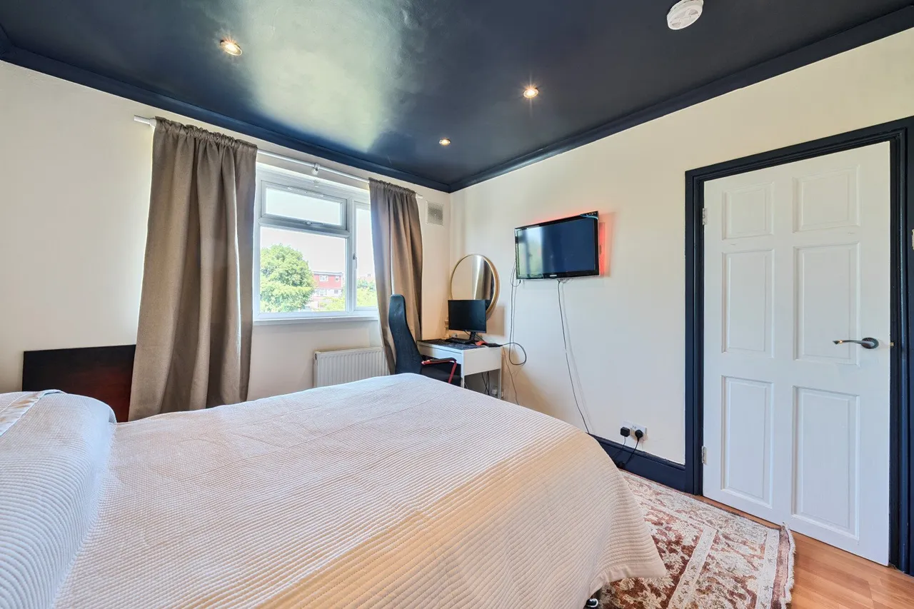 Carstairs Road, SE6, photo 18