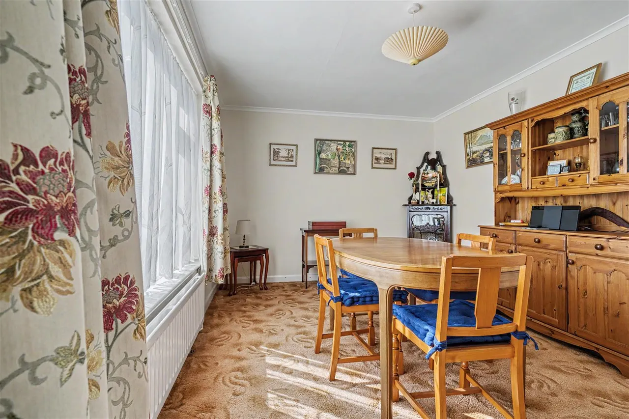Plowman Close, Marnhull, photo 8