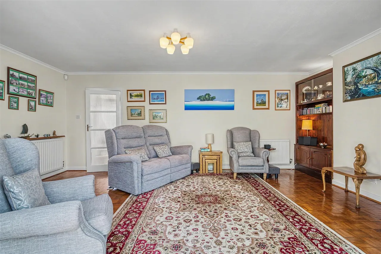 Plowman Close, Marnhull, photo 5