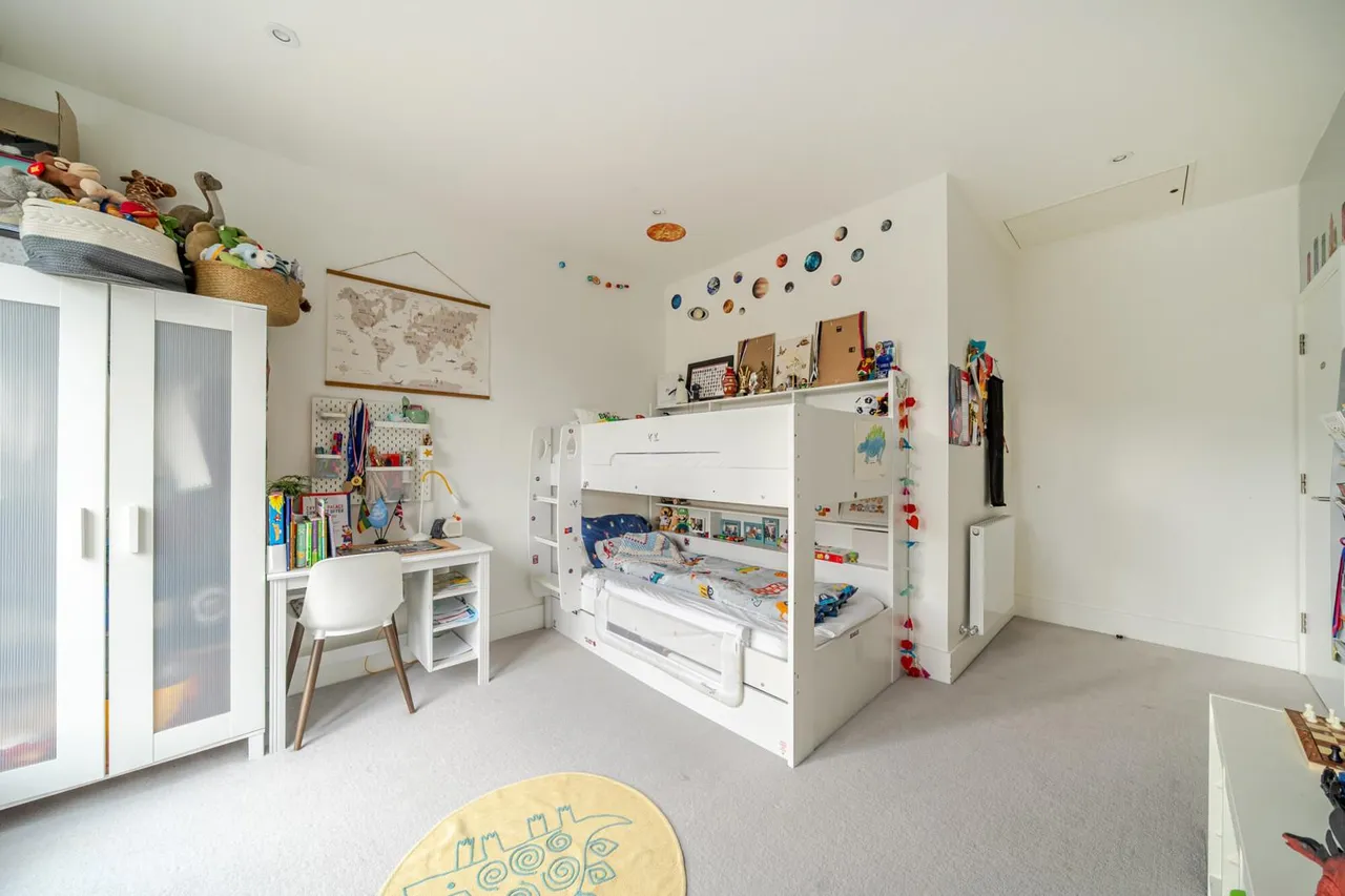 Ravensdale Gardens, London, SE19, photo 8