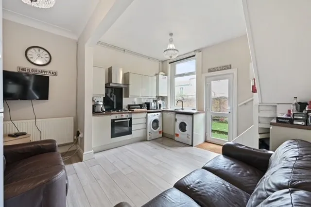 Wellington Street, Preston, Lancashire, PR1 8TR, photo 2