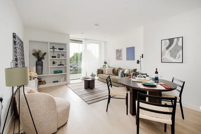 2 bed flat to rent — Ferry Island, Heart Of Hale Lane, Lon...