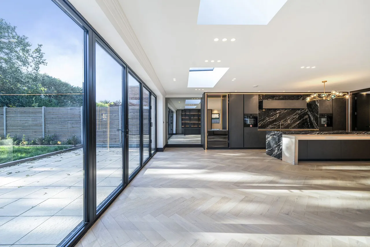 Pipers Green Lane, Edgware, HA8, photo 3