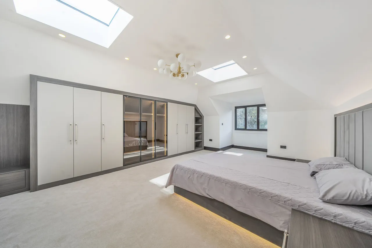 Pipers Green Lane, Edgware, HA8, photo 43