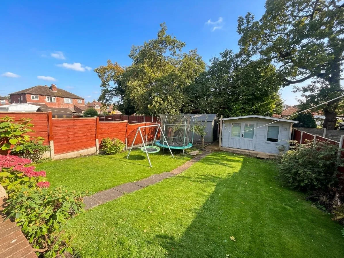 Brandon Avenue, Heald Green, photo 13
