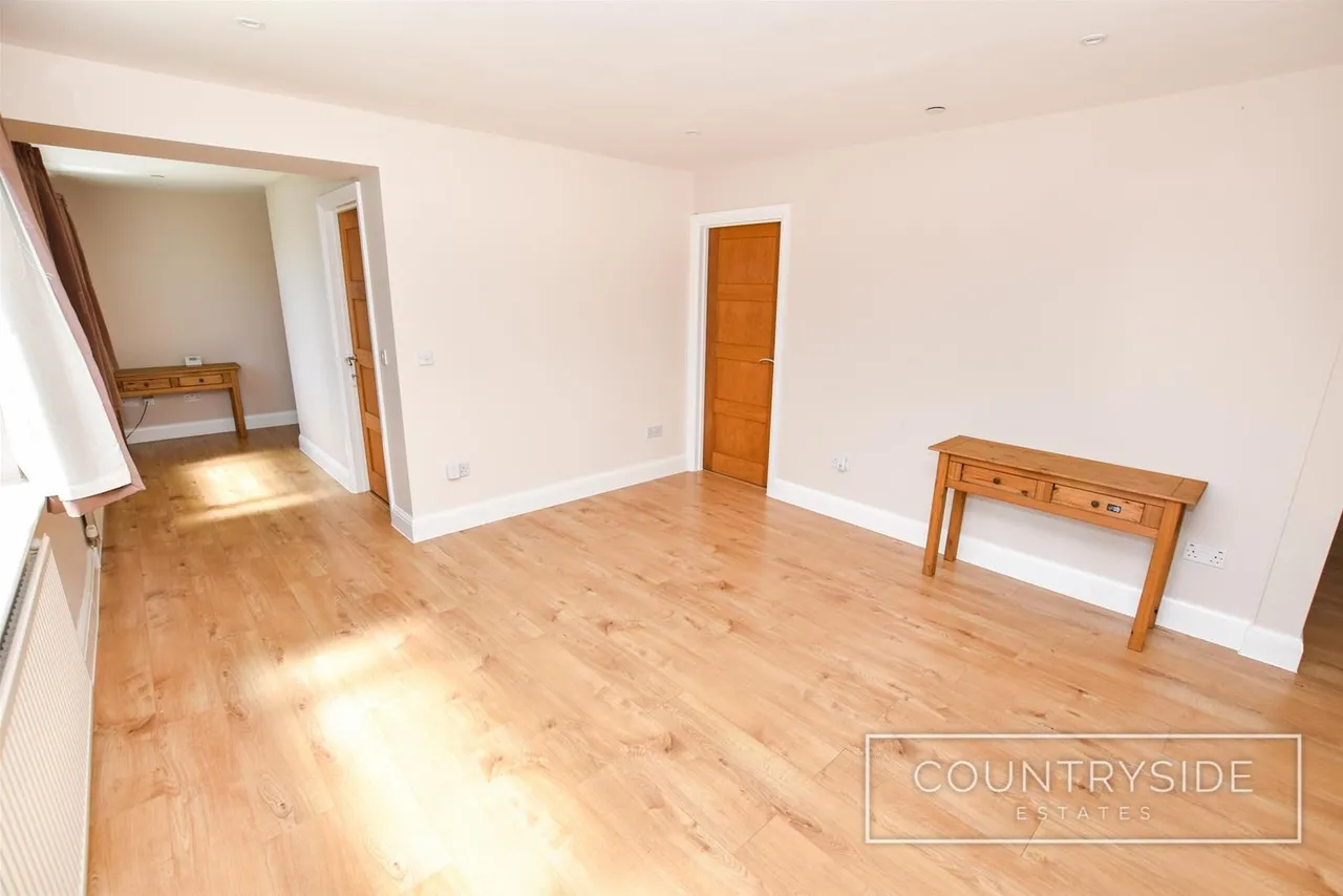 High Road, Benfleet, photo 7