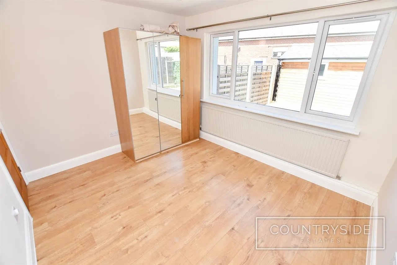 High Road, Benfleet, photo 14