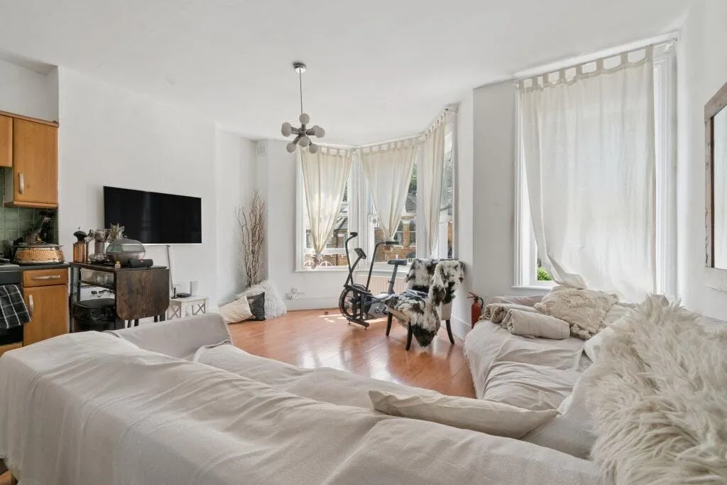 2 bed flat for sale — Sandrock Road, London, SE13