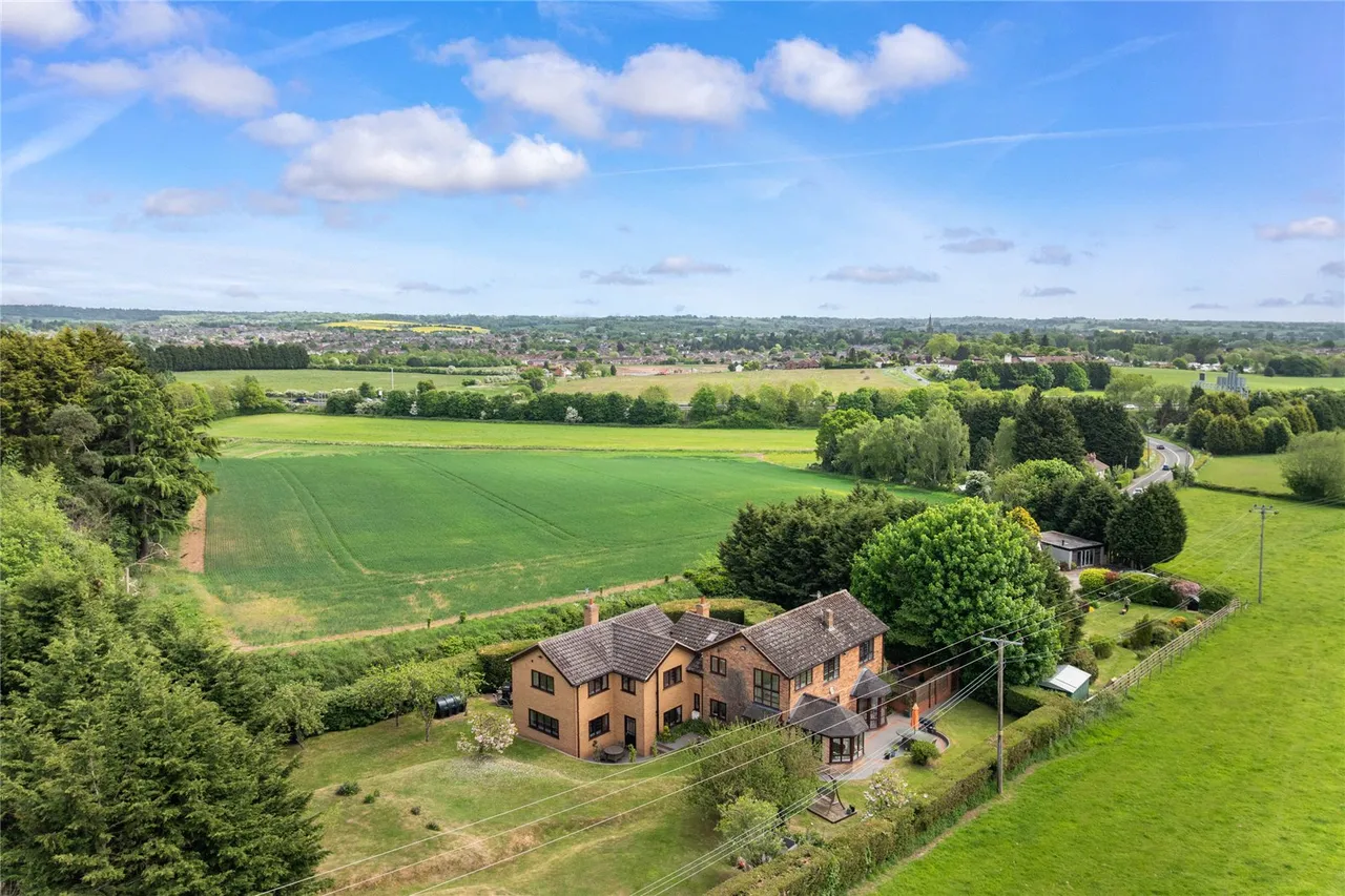 Kidderminster Road, Dodford, B61, photo 44