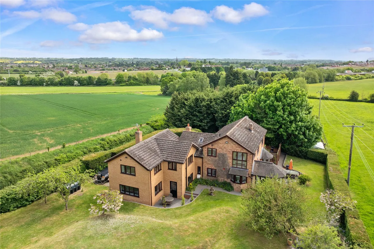 Kidderminster Road, Dodford, B61, photo 45