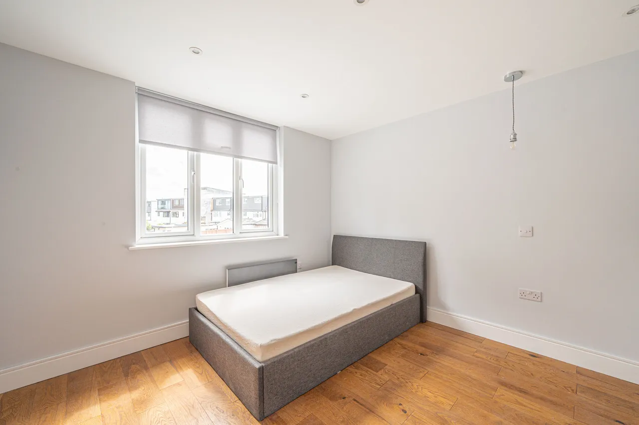 Greenford, UB6, photo 2
