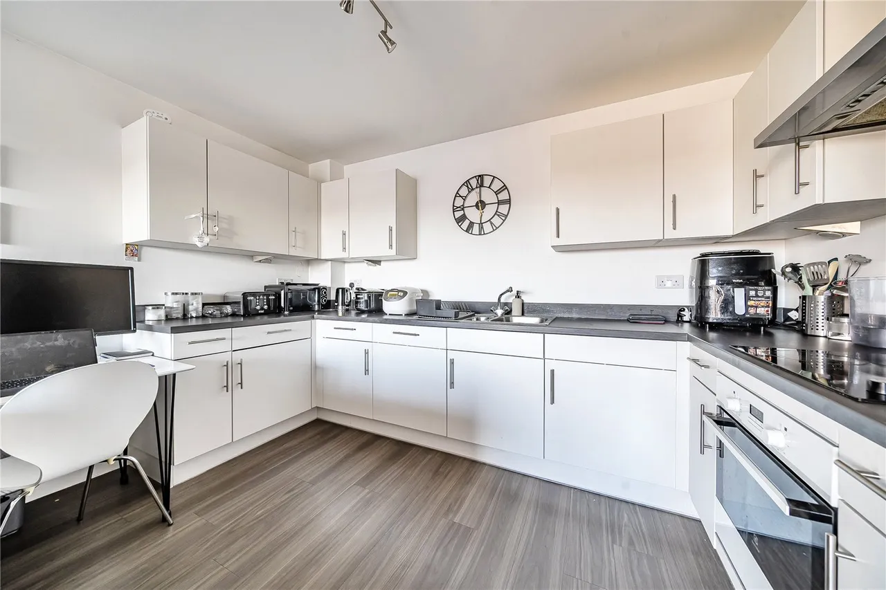 Falcon Way, Bracknell, Berkshire, RG12 8DQ, photo 4