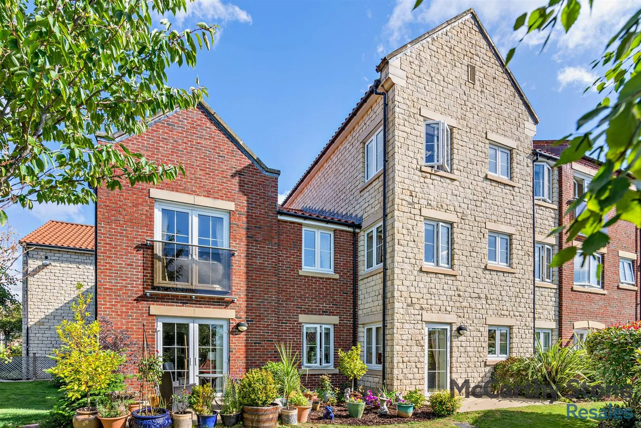 1 bed flat for sale, Eastgate, Pickering, YO18