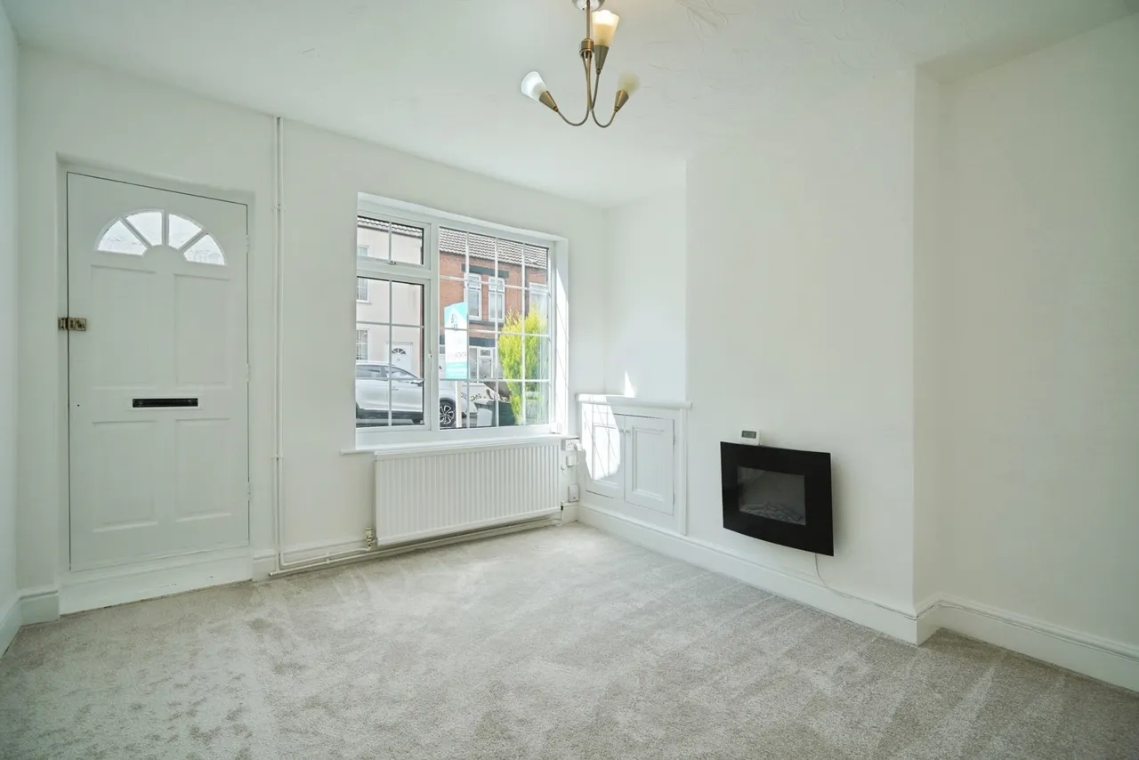 St. Saviours Road, Coalville, LE67, photo 3