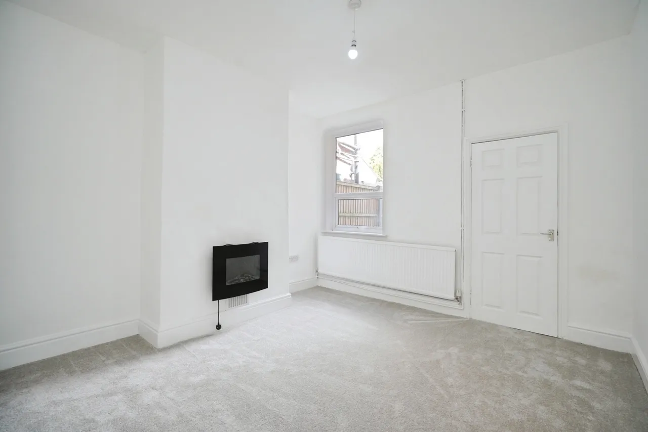 St. Saviours Road, Coalville, LE67, photo 4