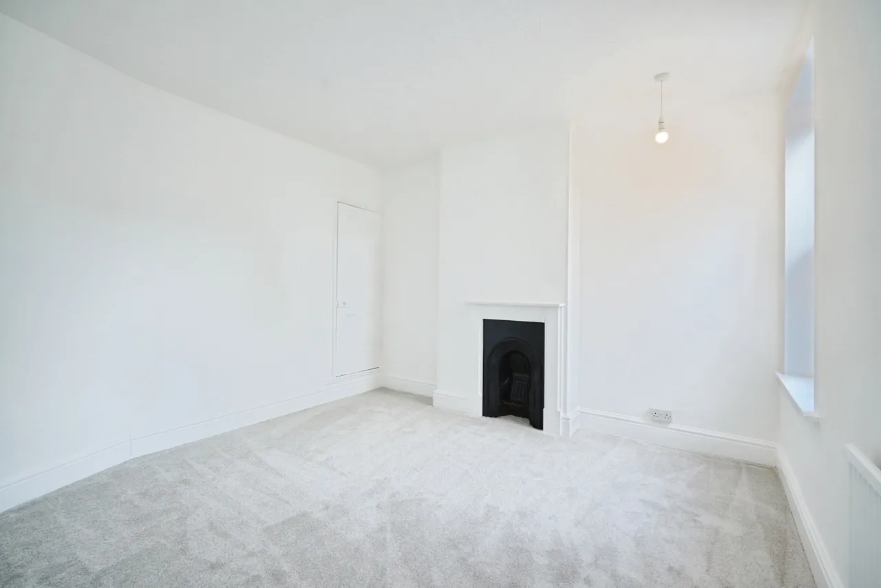 St. Saviours Road, Coalville, LE67, photo 11