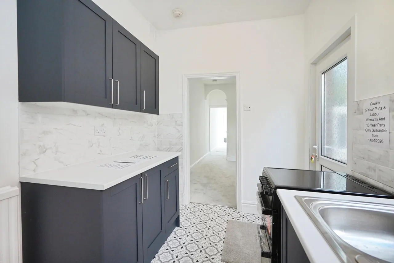 St. Saviours Road, Coalville, LE67, photo 5