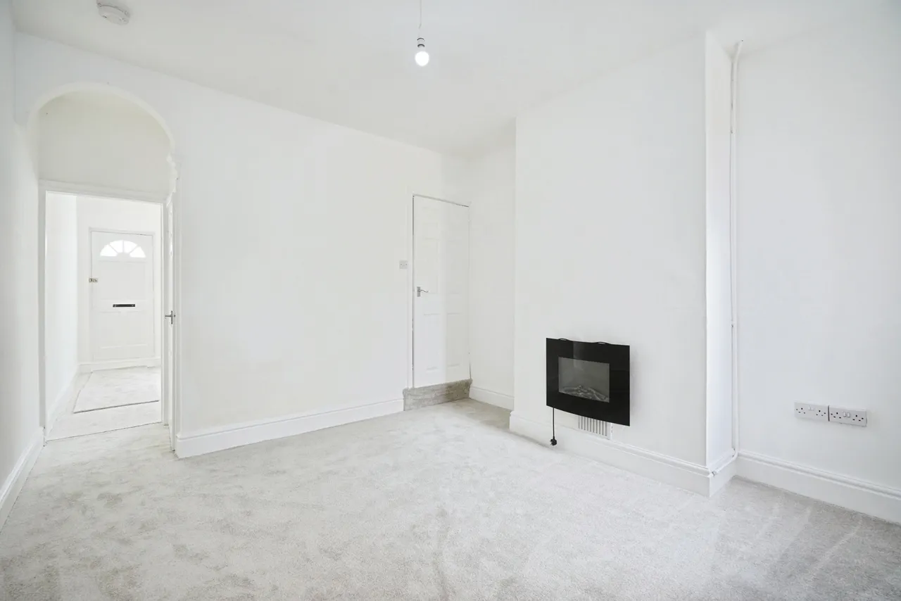 St. Saviours Road, Coalville, LE67, photo 7