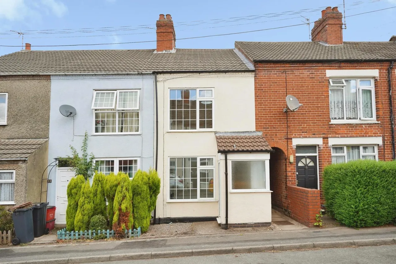 3 bed house for sale, St. Saviours Road, Coalville, LE67