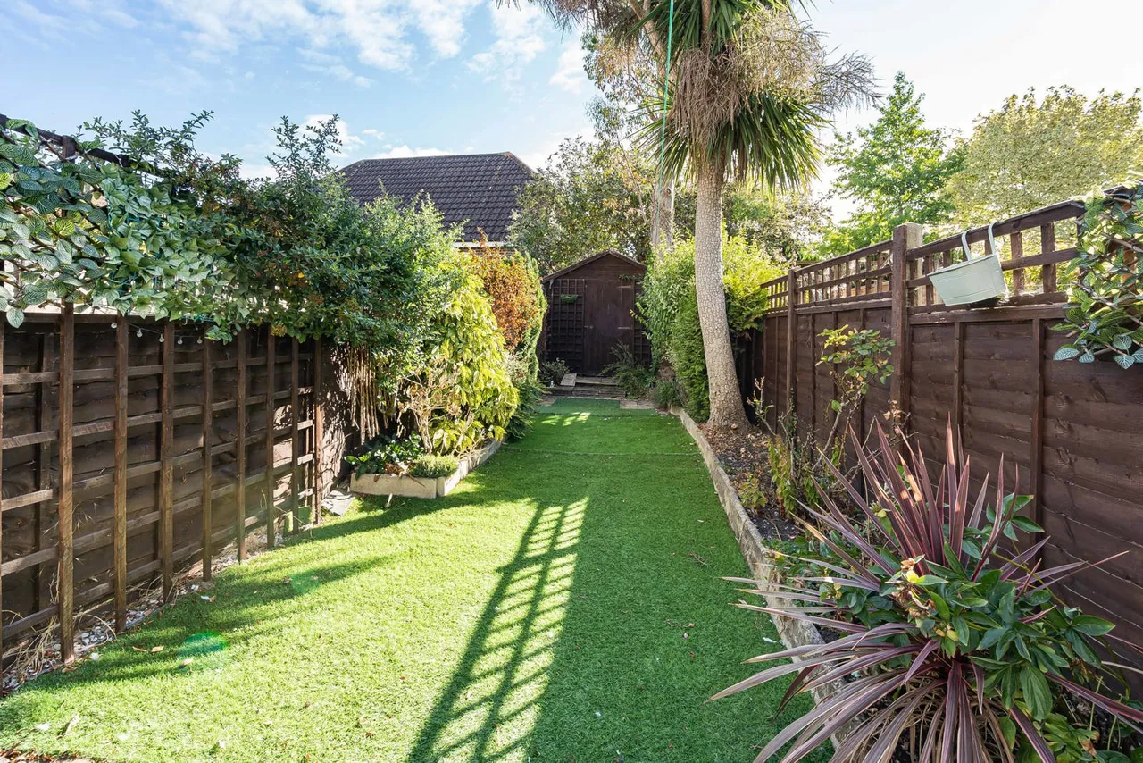 Armstrong Road, Englefield Green, TW20, photo 18