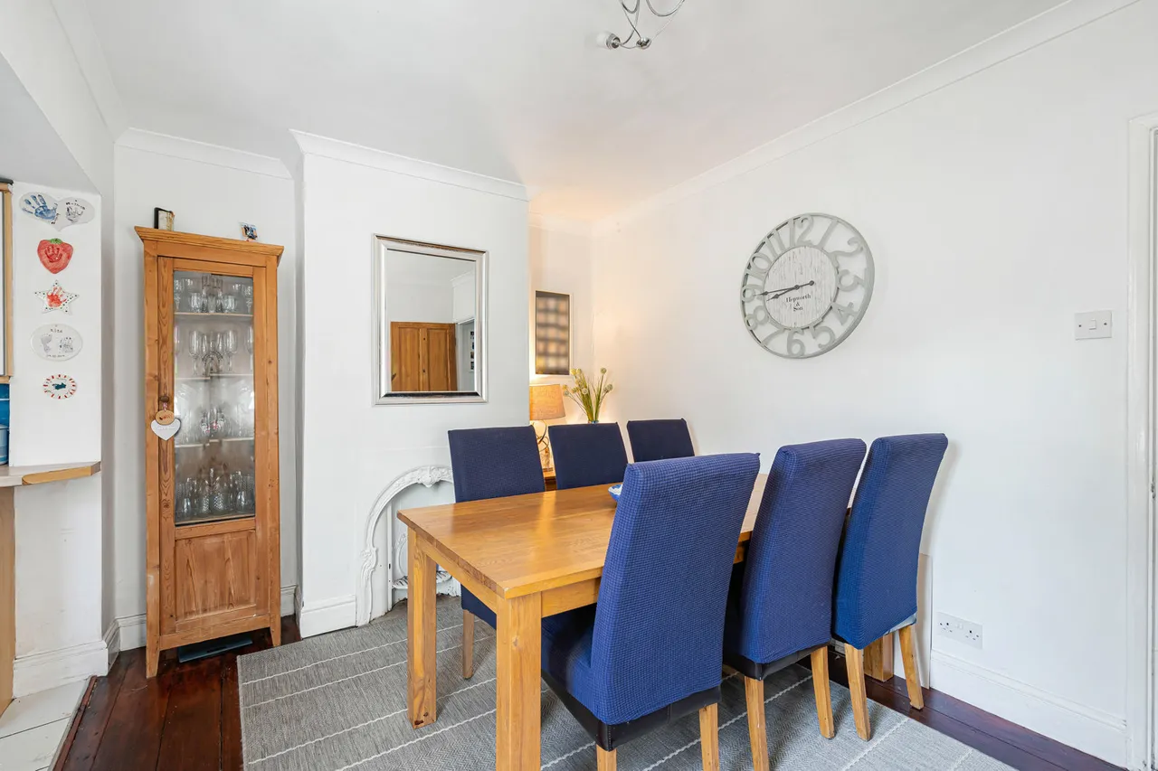 Armstrong Road, Englefield Green, TW20, photo 11