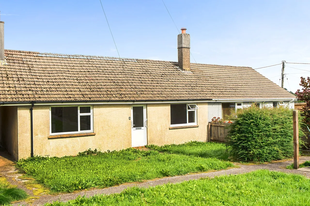 3 bed house for sale, Clairemont Place, St. Cleer, PL14