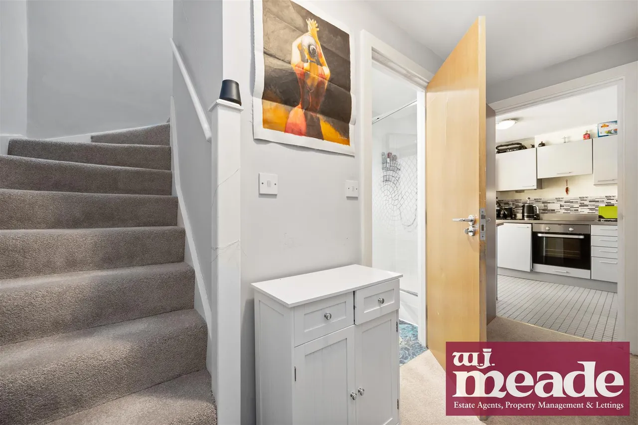 Woolwich Manor Way, photo 7
