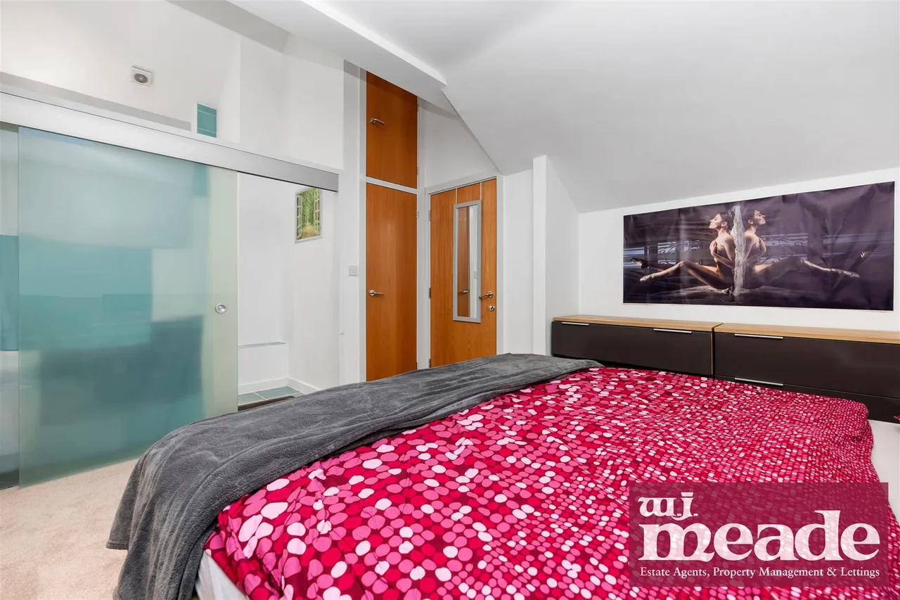 Woolwich Manor Way, photo 10