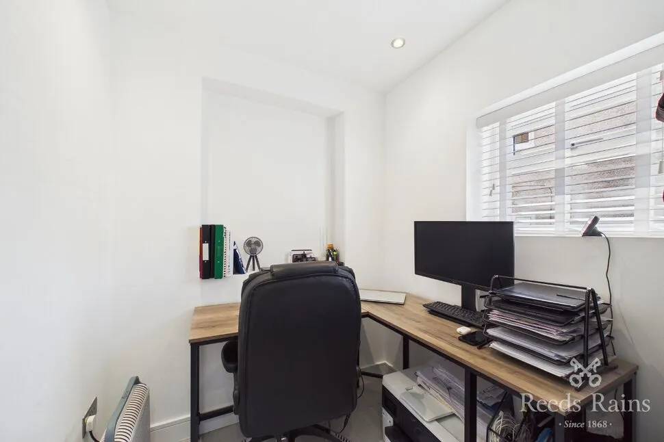 Goldington Drive, Oakes, Huddersfield, West Yorkshire, HD3, photo 12