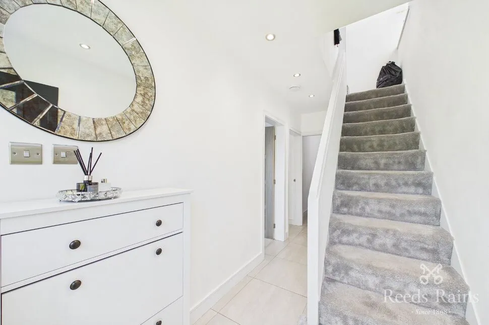 Goldington Drive, Oakes, Huddersfield, West Yorkshire, HD3, photo 10