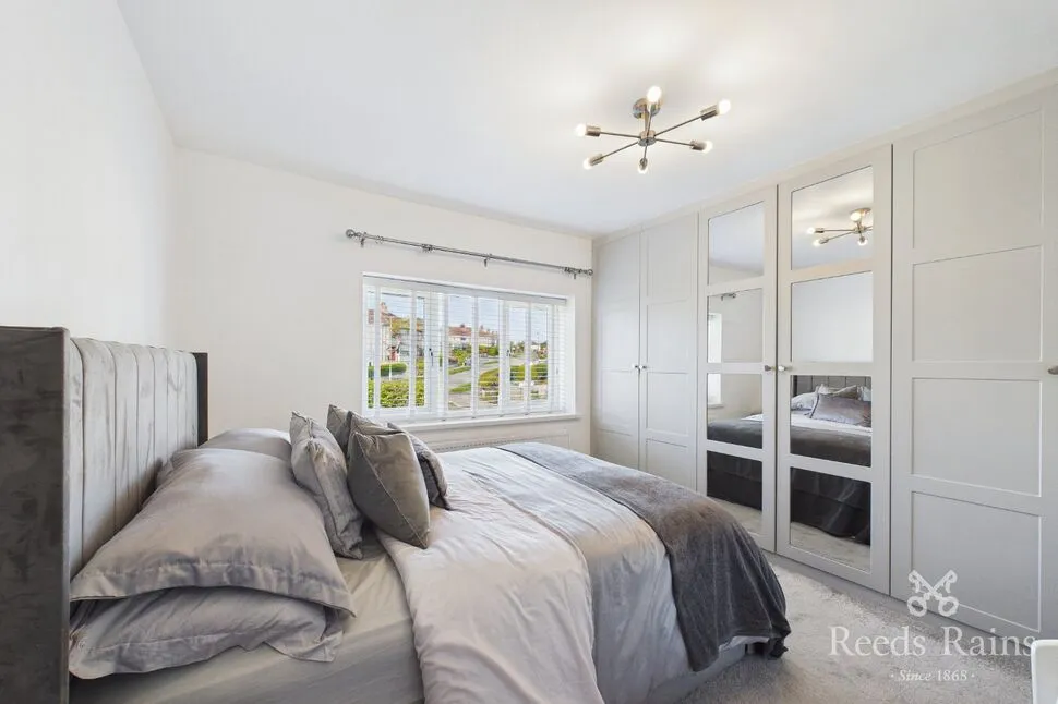 Goldington Drive, Oakes, Huddersfield, West Yorkshire, HD3, photo 5