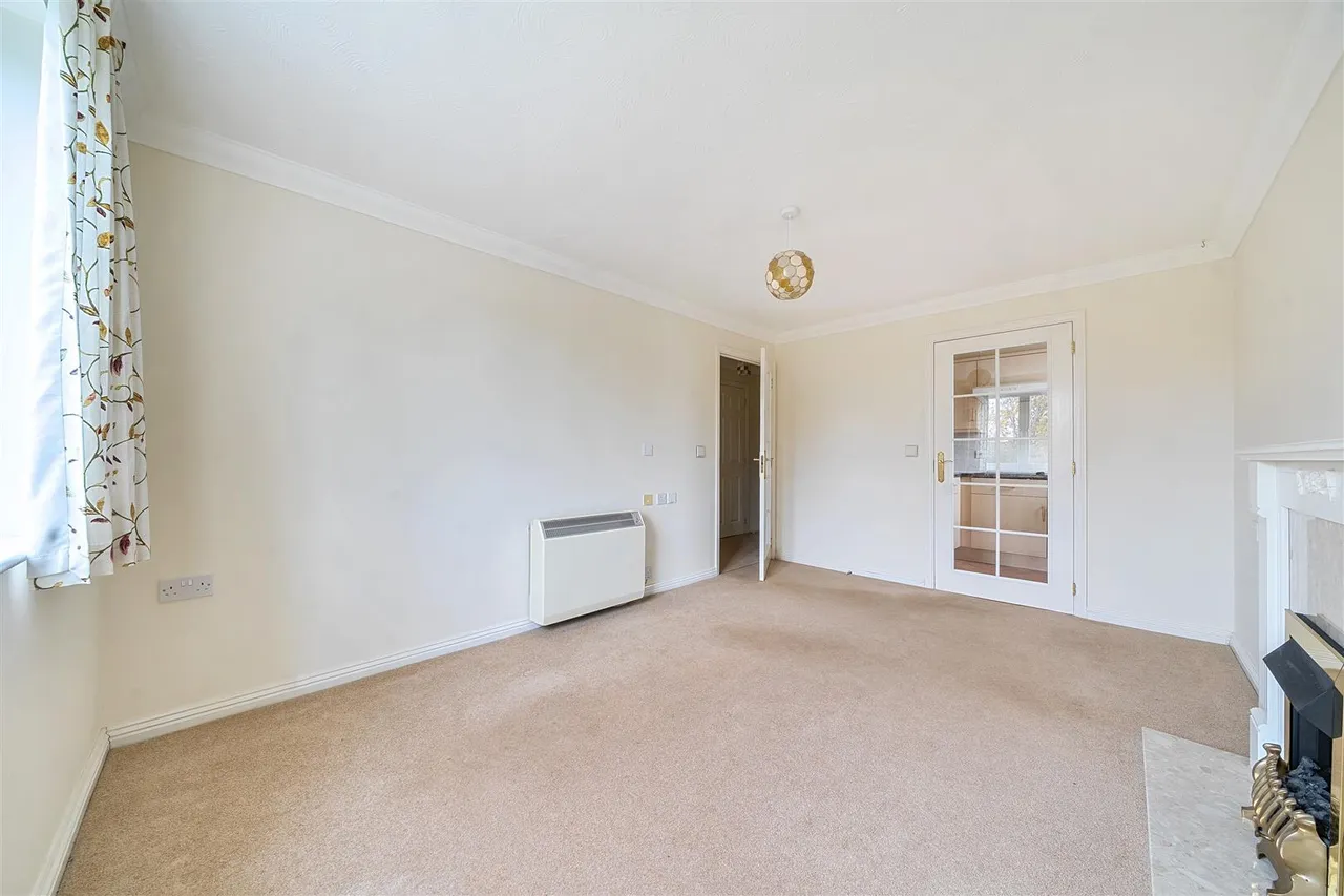 High Street, Portishead, BS20, photo 3