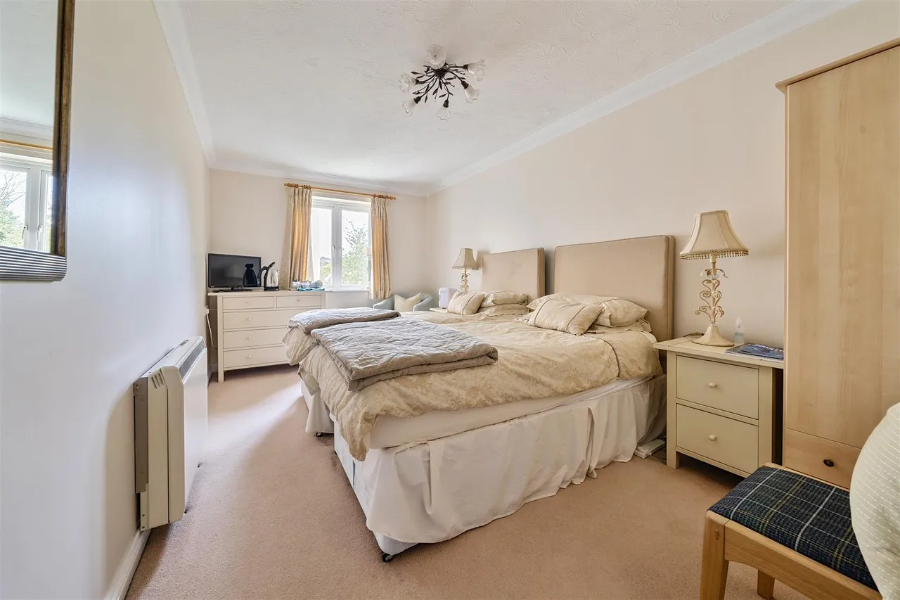 High Street, Portishead, BS20, photo 12