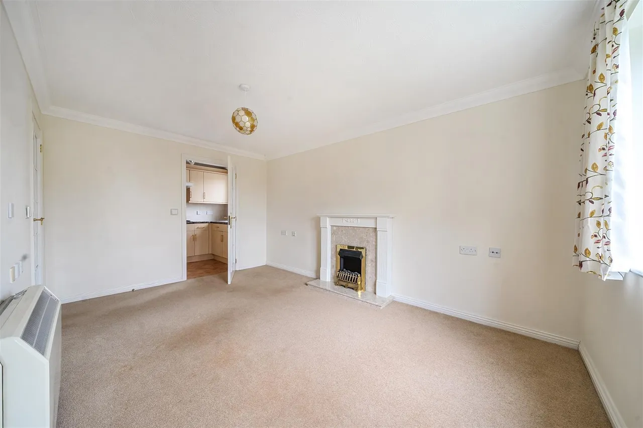 High Street, Portishead, BS20, photo 4