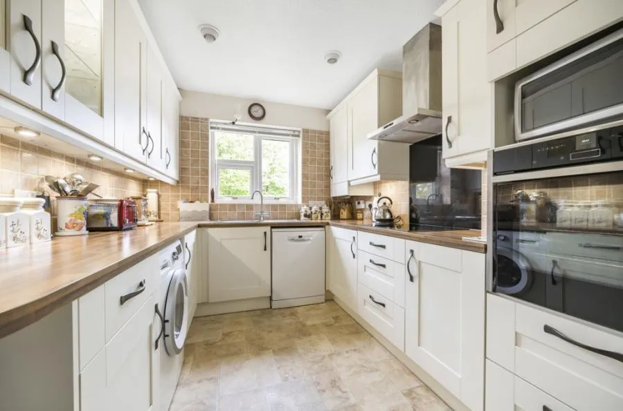 Lower Moor, Yateley, GU46, photo 12