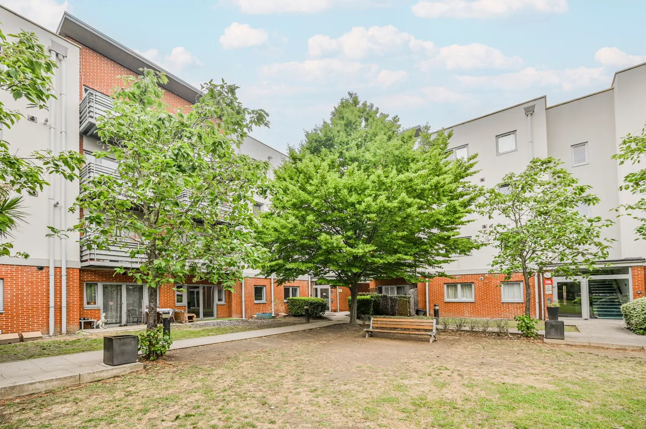 1 bed flat for sale — Flat 64, Cannock Court, 3 Hawker Place, London