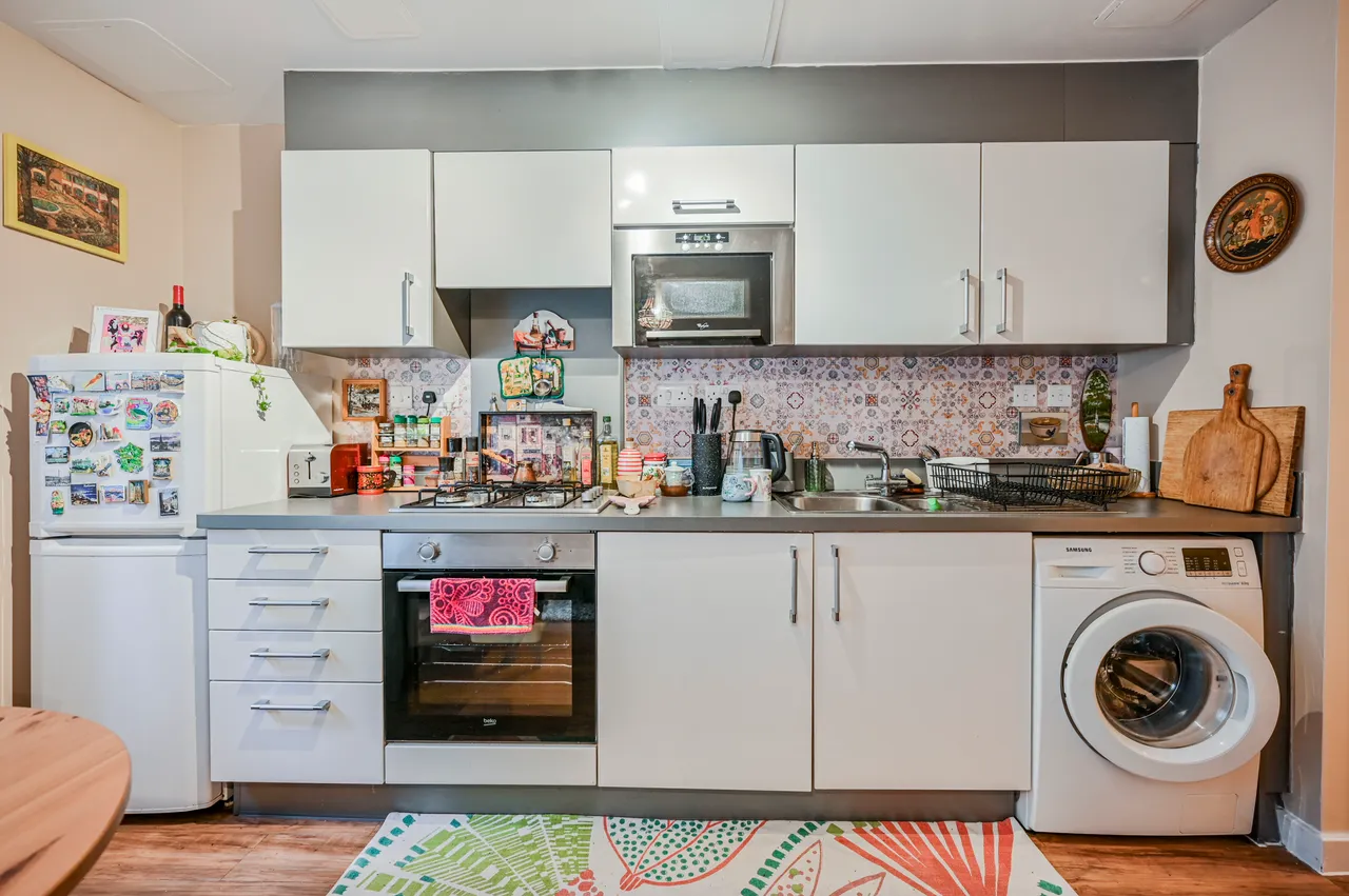 Flat 64, Cannock Court, 3 Hawker Place, London, photo 4